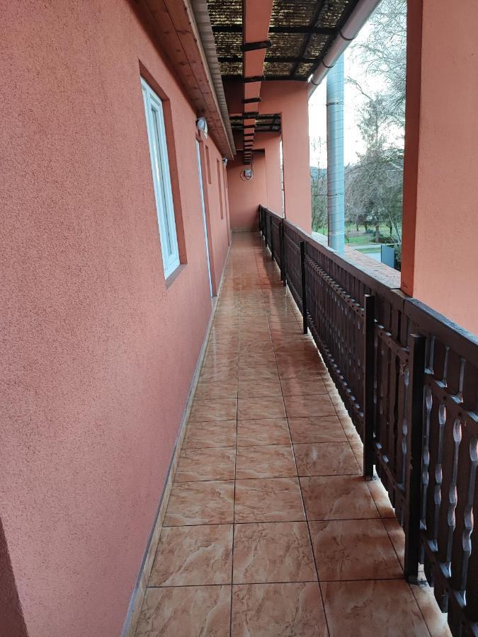 Hotel Havanna Apartmanház Putnok Exterior foto