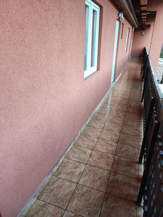 Hotel Havanna Apartmanház Putnok Exterior foto